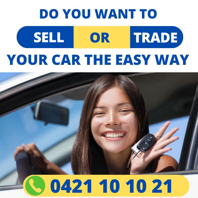 Photo of a lady holding car keys after trading in her car to Sydneycars and buying a newer model